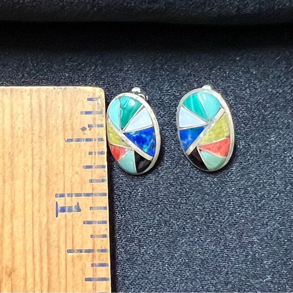 QUALITY DETAILED VINTAGE NATIVE AMERICAN K.E.K STERLING SILVER EARRINGS - Picture 3 of 6